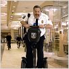 Superpoli de centro comercial : foto Kevin James, Steve Carr