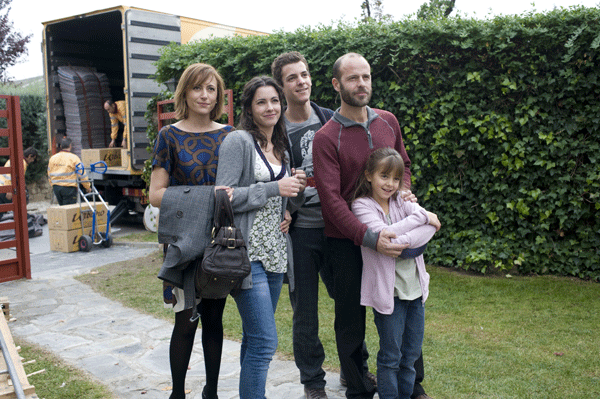 Hay alguien ahí : foto Eduard Farelo, Guillermo Barrientos, María Cotiello, Sonia Castelo