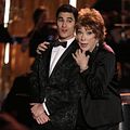 Foto Darren Criss, Shirley MacLaine