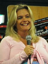 Erika Eleniak