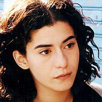 Lejos : Foto Lubna Azabal