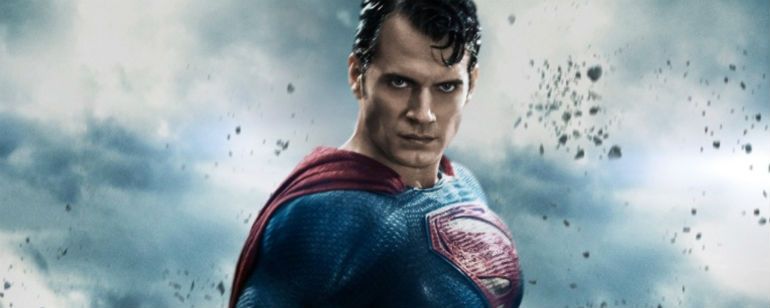 'Liga de la Justicia': Zack Snyder se ríe del famoso bigote de Henry Cavill