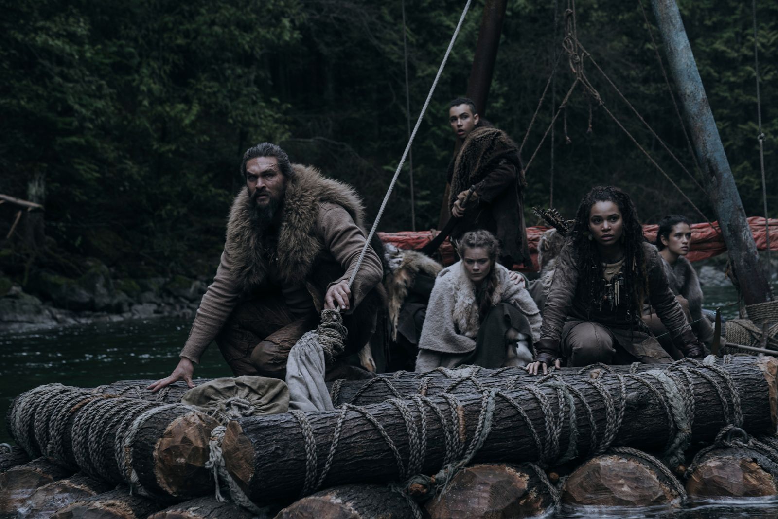 See: Foto Hera Hilmar, Jason Momoa, Nesta Cooper, Yadira Guevara-Prip