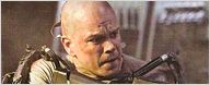 'Elysium': primera imagen oficial con Matt Damon armado y sin pelo