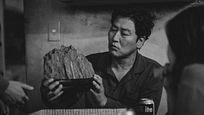 'Parásitos': tráiler y póster de la versión en blanco y negro de la comedia negra de Bong Joon Ho 'Parásitos': tráiler y póster de la versión en blanco y negro de la comedia negra de Bong Joon Ho