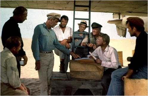 El vuelo del Fénix : foto Christian Marquand, Dan Duryea, George Kennedy, Hardy Krüger, Ian Bannen