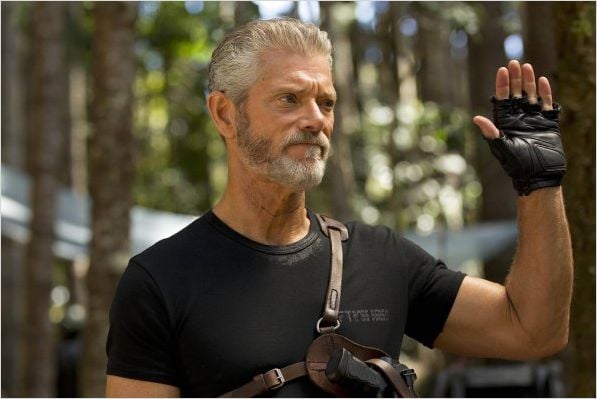 Foto De Stephen Lang En La Serie Terra Nova Foto Sobre