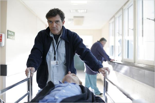 Crónica de un engaño : foto Antonio Banderas