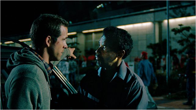 El invitado : foto Daniel Espinosa, Denzel Washington, Ryan Reynolds