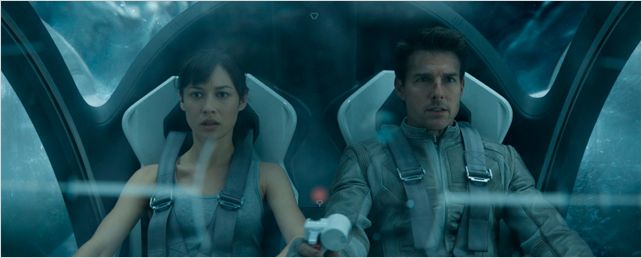 Tom Cruise y su 'Oblivion' se mantienen en el primer puesto en un fin de semana desastroso