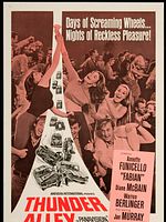 Cartel de Thunder Alley
