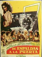 Cartel de De espaldas a la puerta