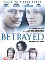 Cartel de Traicionada: una historia de tres mujeres