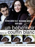 Cartel de Un bébé noir dans un couffin blanc