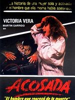 Cartel de Acosada (El hombre que regresó de la muerte)