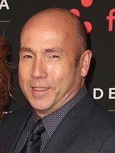 foto de J. Miles Dale