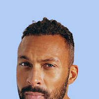 Foto Chi Lewis-Parry