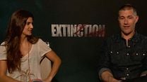 imagen de Matthew Fox, Clara Lago Interview 2: Extinction