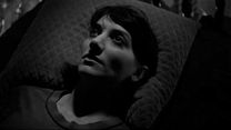 imagen de Una chica vuelve a casa sola de noche Tráiler VO
