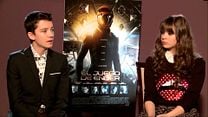 imagen de Asa Butterfield, Hailee Steinfeld Interview : El juego de Ender