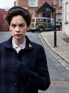 Cartel de Mrs. Wilson Temporada 1