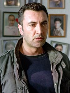 Cartel de Cenk Batu Temporada 1