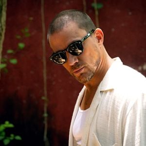 Foto Parpadea dos veces