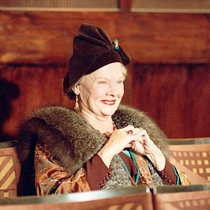 Foto Mrs. Henderson presenta