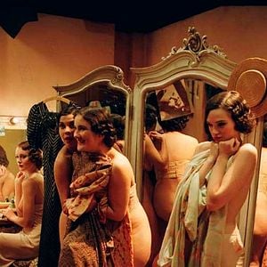 Foto Mrs. Henderson presenta