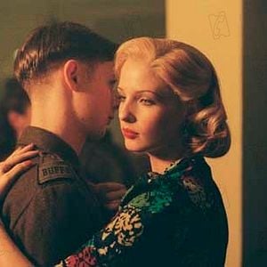 Foto Mrs. Henderson presenta