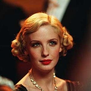 Foto Mrs. Henderson presenta