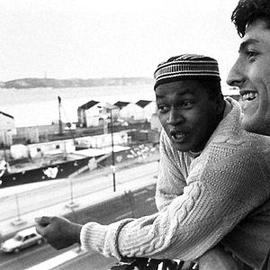 Foto Tierra extranjera