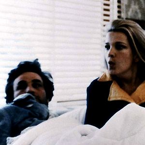 Foto Una mujer bajo la influencia