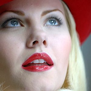 Foto Captivity (Cautivos)