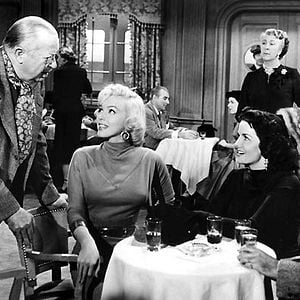 Foto Los caballeros las prefieren rubias