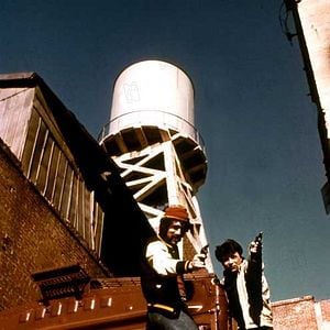 Foto Manos sucias sobre la ciudad