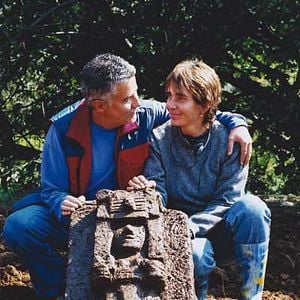 Foto La niña en la piedra