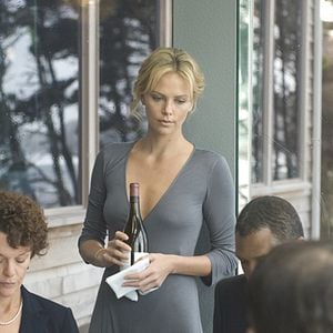 Foto Lejos de la tierra quemada