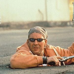 Foto Dos duros sobre ruedas