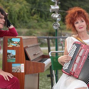 Foto Una cosa por otra