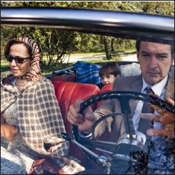 Foto Amar en tiempos revueltos: Alta traición