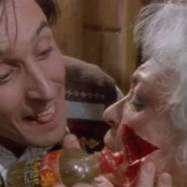 Foto Braindead: Tu madre se ha comido a mi perro