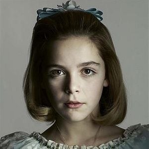 Foto Kiernan Shipka