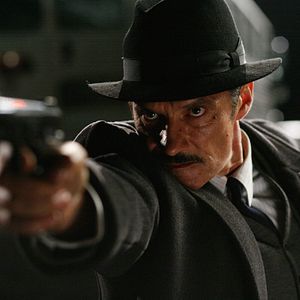 Foto Outside the Law