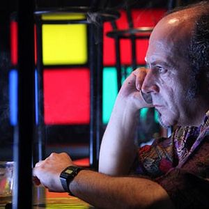 Propios y extraños - Película 2010