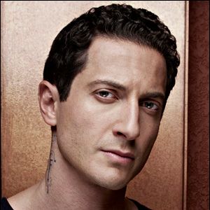 Foto Sasha Roiz