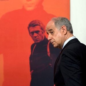 Foto Un balcón sobre el mar