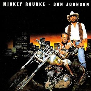 Foto Dos duros sobre ruedas