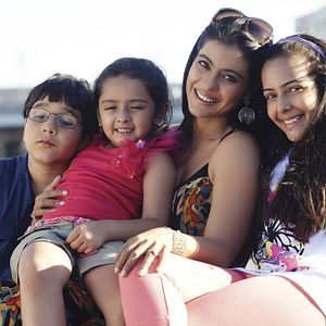 We Are Family - Película 2010