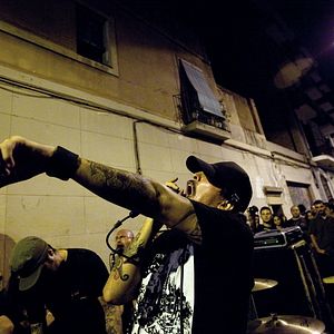 Foto Noise and Resistance